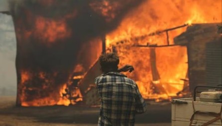 APOKALIPSA U VIKTORIJI: Najgori požari u Australiji od „Crnog ljeta“, država u zoni katastrofe